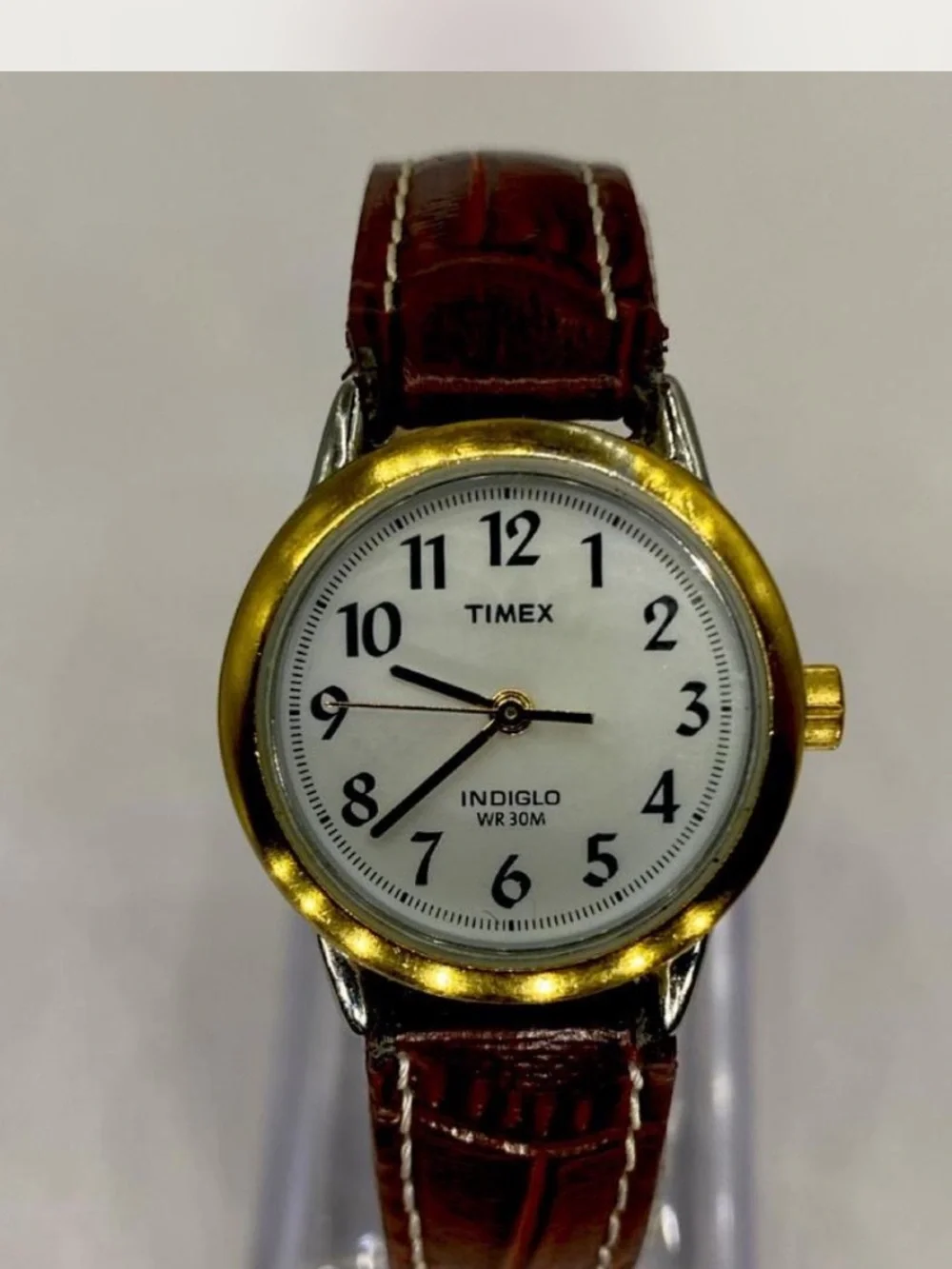 *** Timex   ^^^Indiglo Classic Gold-Tone Watch / Tan  Leather Strap ^^^
